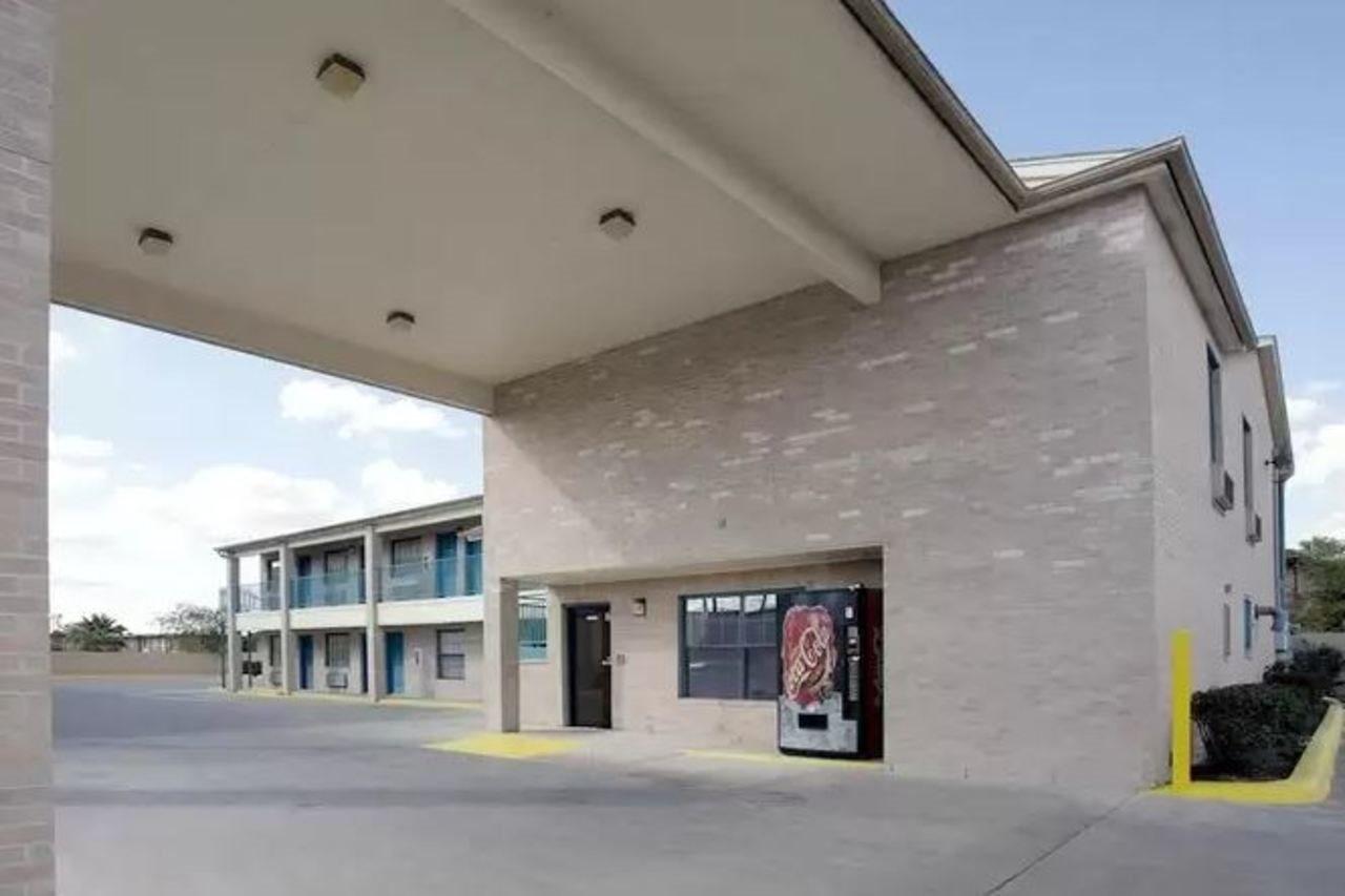 Americas Best Value Inn San Antonio/Lackland AFB Exterior foto